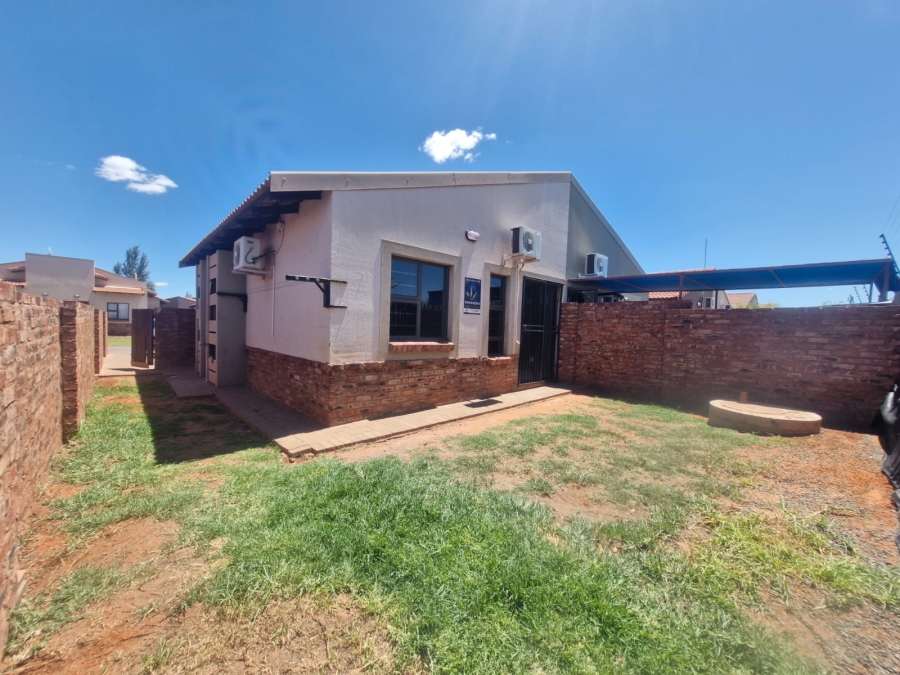 To Let 2 Bedroom Property for Rent in Kathu Northern Cape